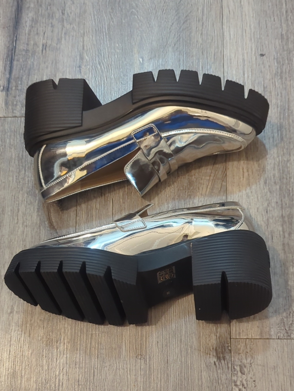 Stuart Weitzman Metallic Silver Patent Chunky Loafers NWOT - Picture 5 of 8